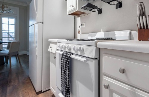DeBaliviere Place Apartment | Central West End by Barsala
