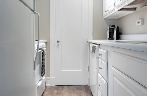 DeBaliviere Place Apartment | Central West End by Barsala