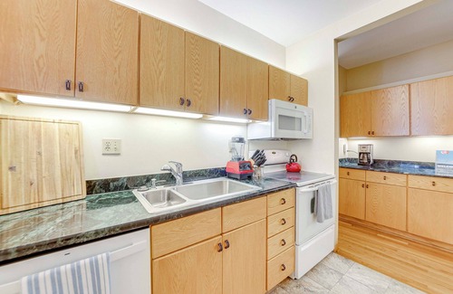 Central West End Apartment | Central West End Condo < 1 Mi to Forest Park!