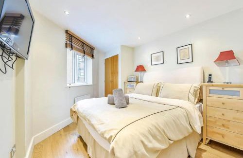 London City Centre Apartment | CENTRAL WEST END & THEATRE-LAND 2 Beds & 2 Baths