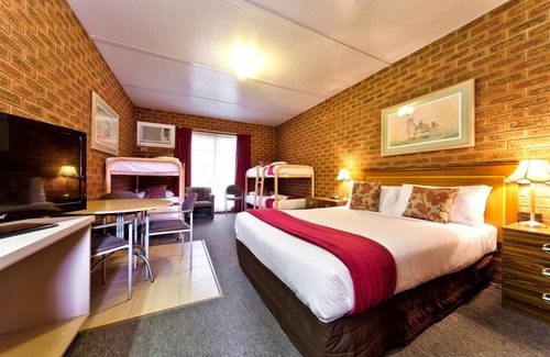 Yarrawonga Hotel | Central Yarrawonga Motor Inn