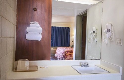 Centralia Hotel | Centralia Motel Near Downtown by OYO