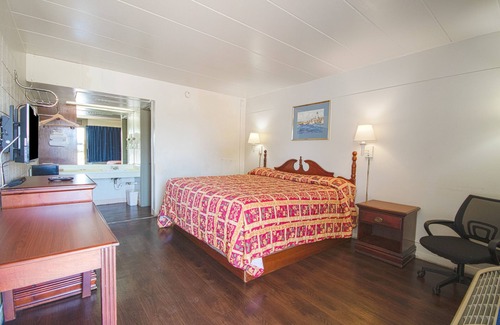 Centralia Hotel | Centralia Motel Near Downtown by OYO