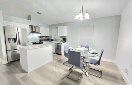 Holden-Paramore House | Centrally home near downtown Orlando!n