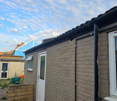 Burton on Trent House | Centrally located house, Rm 4 big