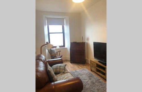 Wick Apartment | Centrally located 1 bed modern flat with harbour views