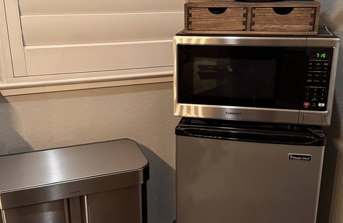 Manteca Apartment | Centrally located 1 bedroom, 1 bath Casita!