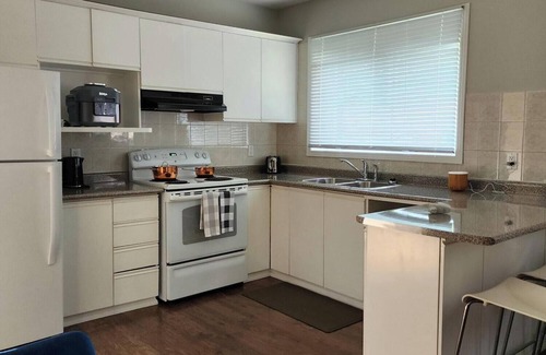 New Toronto House | Centrally located 10 minutes from downtown Toronto