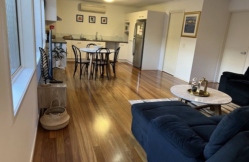 Upper Mount Gravatt House | Centrally located, 2 bedroom @ Upper Mt Gravatt