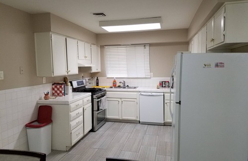Alhambra House | Centrally Located 2 bedroom 1 bath Duplex