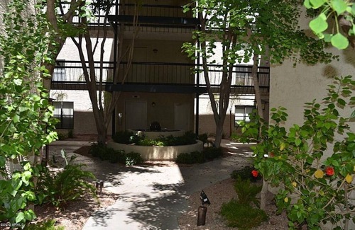 Camelback East Condo | Centrally Located 2 Bed/2 Bath Gated Community Condo Sleeps 4