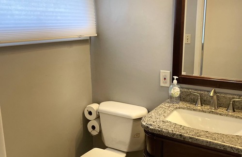 Prospect House | Centrally Located 3BR Single-Level House