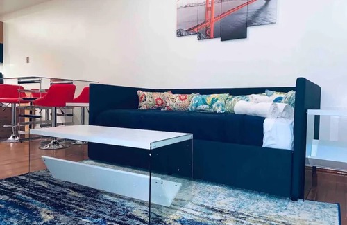 Park View House | Centrally Located 5B NW Home-10 Mins walk to metro
