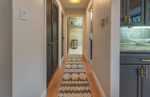 North Central Thousand Oaks House | CENTRALLY LOCATED CLOSE TO AIRPORT & MCALLISTER PARK- 4 BR, 3.5 bath, 2800 SQ FT