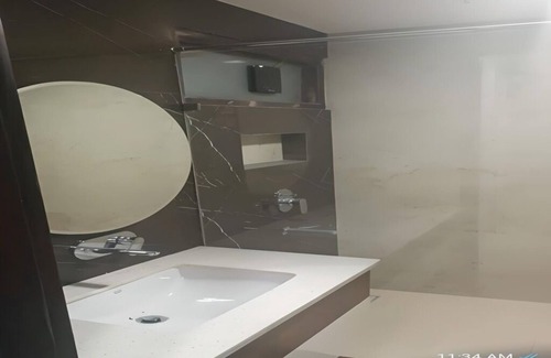 Panchkula Urban Estate Apartment | CENTRALLY LOCATED CITY BEAUTIFUL LUXURY ROOM FOR COUPLES/WORKING PROFESSIONALS.