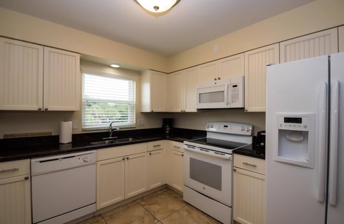 Siesta Key Village Condo | Centrally Located Condo with Amazing Pool a Block from SK Village, Pet Friendly