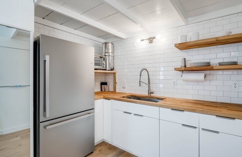 West Campus Condo | Centrally Located Condo near UT & Pease Park