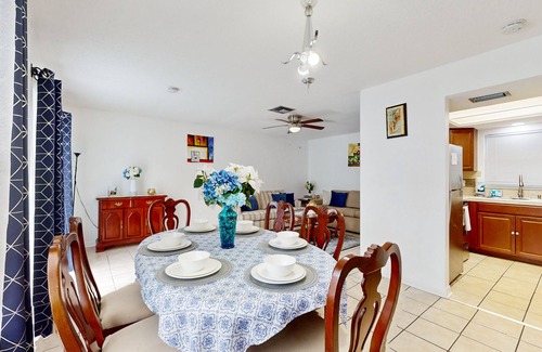 Largo House | Centrally located, dog friendly, comfortable home with AC and WD