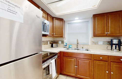 Largo House | Centrally located, dog friendly, comfortable home with AC and WD