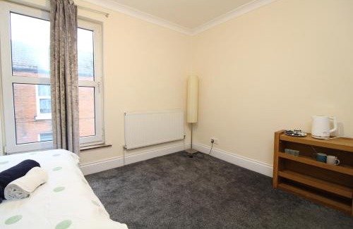 Shirley House | Centrally located double rooms