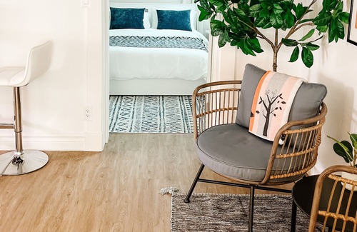 Riley Park Condo | CENTRALLY LOCATED/FREE PARKING/LARGE PATIO!