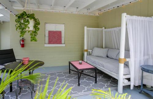 Gulfport House | Centrally Located Gulfport Duplex with Patio!