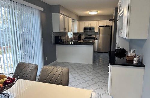 Richfield House | Centrally located house in Richfield minutes from MOA, MSP, shops, restaurants
