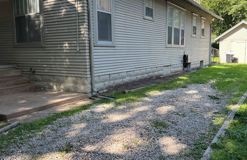 Wichita House | Centrally located in the heart of downtown. 5 min from Wesley & St Joe Hospitals