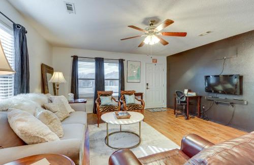 Johnson House | Centrally located in NWA Walk to Wrights BBQ!