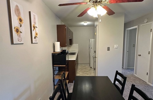 Bloomington Apartment | Centrally located Large one bedroom