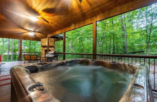 Broken Bow House | Centrally Located Lux Cabin with Hot Tub, Fire Pit, EV Outlet