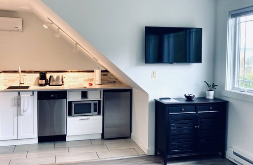 Lake Placid Apartment | Centrally Located Modern Studio With Gorgeous View