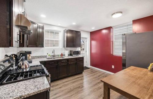 Columbus House | Centrally located renovated home