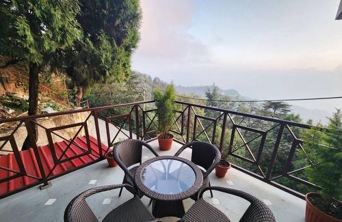 The Mall Road Villa | Centrally-located Rustic Villa in the woods. (900 meters from Mall road)