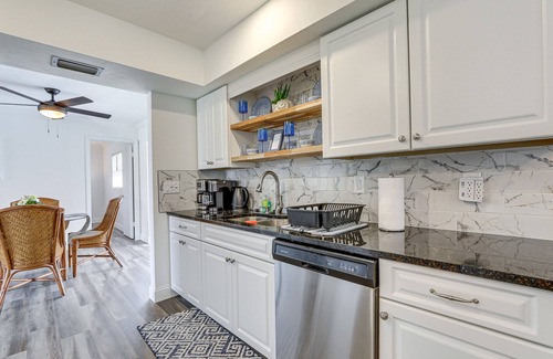 Whitfield House | Centrally Located Sarasota Home w/Heated Pool!