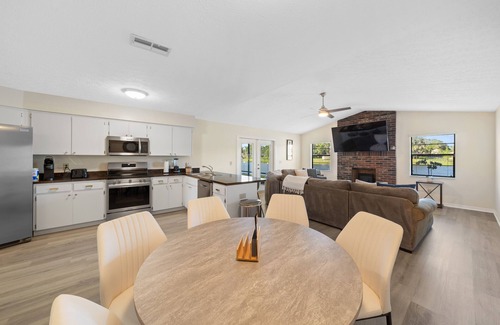 Timber Pond III House | Centrally Located, Serene Luxury Retreat