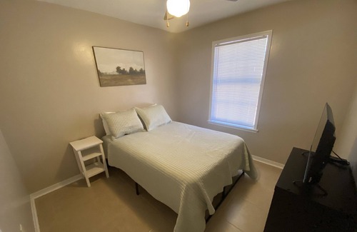 Crestview House | Centrally Located to bases and beaches/ 3 Bedroom