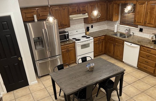 Hobbs House | Centrally located Townhome Casa De Zo