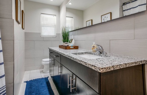 Shearer Hills - Ridgeview House | Centrally located, updated 3 bedroom 2 bath