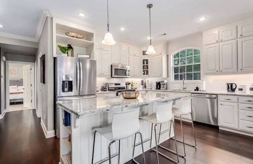 Fayetteville House | Centrally located home with large back porch, fireplace, washer/dryer, AC