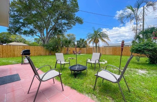 Pinellas Park House | Centrally Located 3-Bedroom Oasis: 20 Mins to Beach and City Life on VRBO