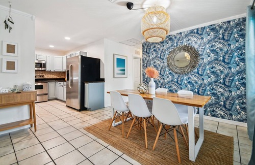 Pinellas Park House | Centrally Located Insta Worthy Retreat 🏖️ - Heated POOL | Bar | Games