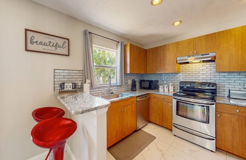 Pinellas Park House | Centrally located close to dining, shopping, beaches, AC, WIFI, patio