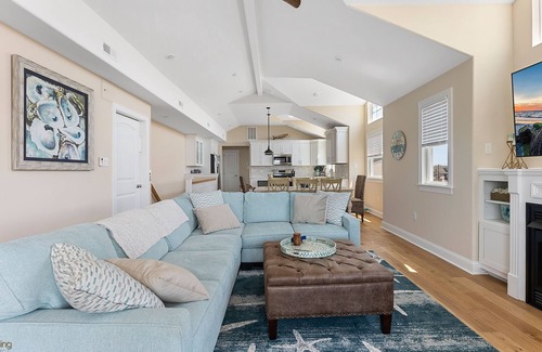 Sea Isle City House | Centrally located near Promenade, Restaurants and Shopping!