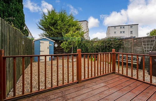 Cumbernauld Cottage | Centrally Situated 1 Bedroom House in Cumbernauld