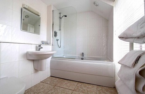 Haltwhistle Hotel | Centre of Britain Hotel & Restaurant