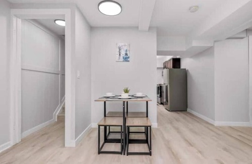 Highland Park House | Centre Street 4 bed Entire Suite 04