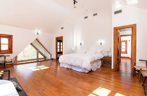 Sainte-Adele House | Century grand cottage on the water and in the forest