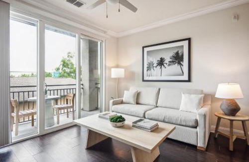 Florida Center North Apartment | Century Millenia in Orlando