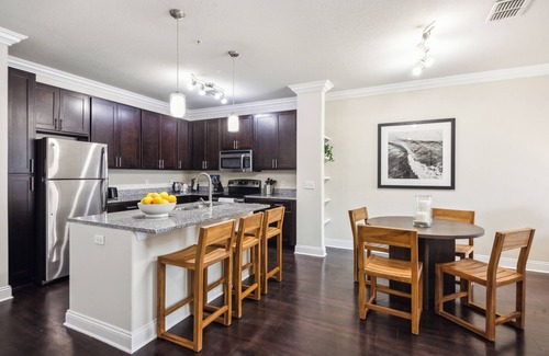 Florida Center North Apartment | Century Millenia